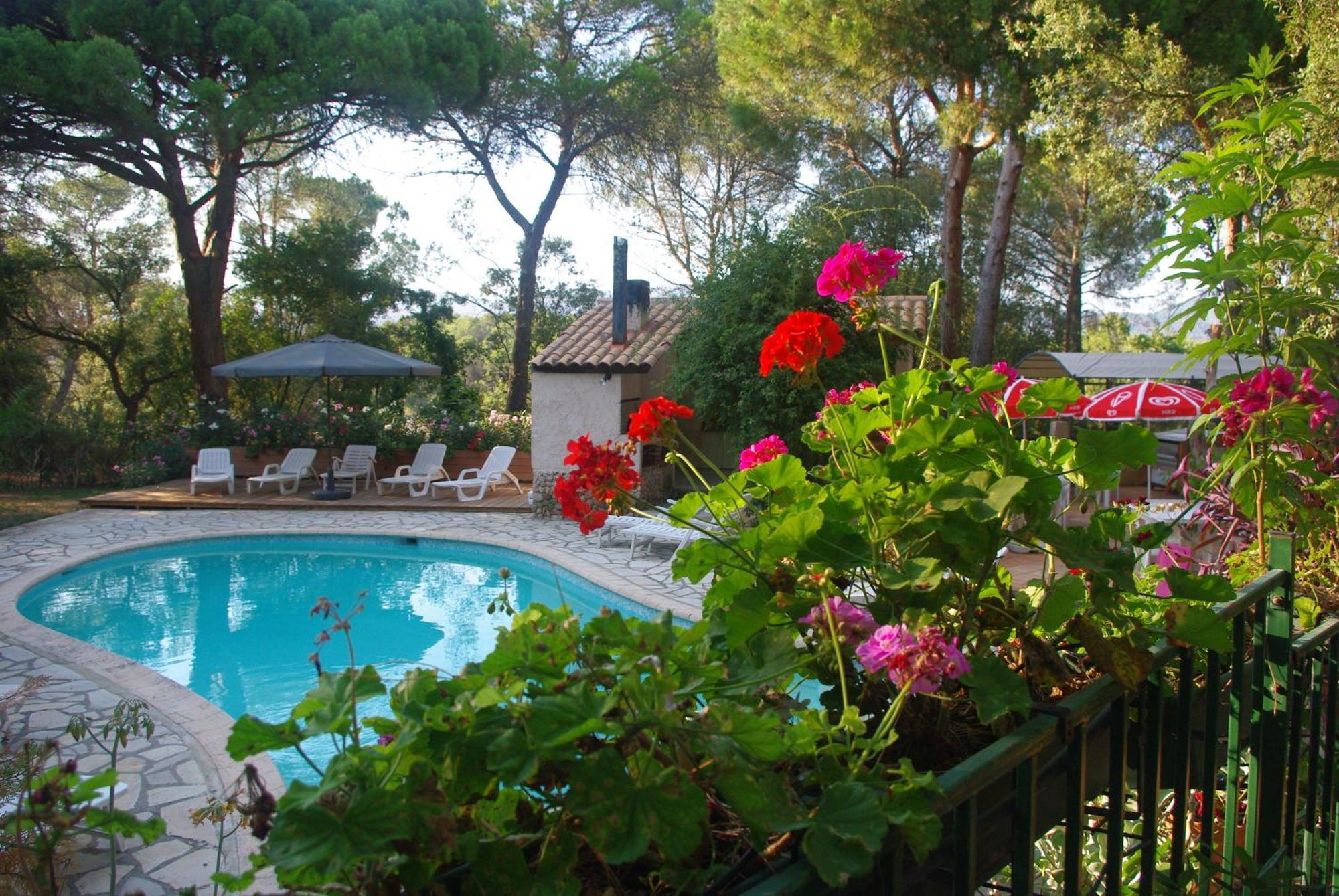 Location Villa Et Studios Roquebrune-sur Argens Exteriör bild