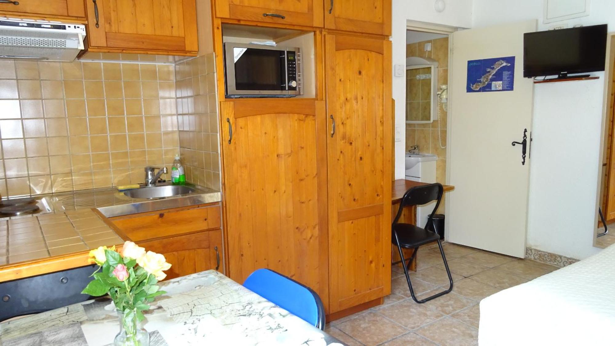 Location Villa Et Studios Roquebrune-sur Argens Exteriör bild