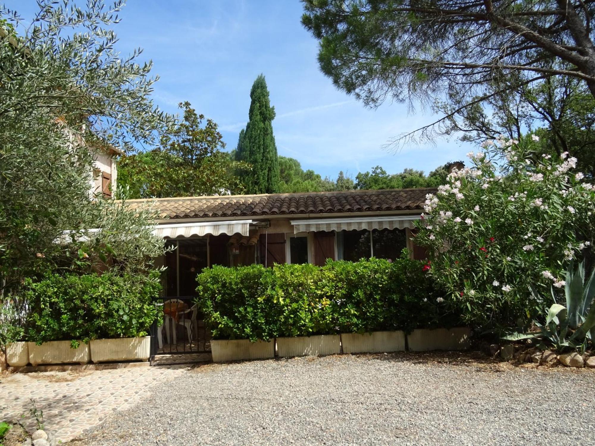 Location Villa Et Studios Roquebrune-sur Argens Exteriör bild