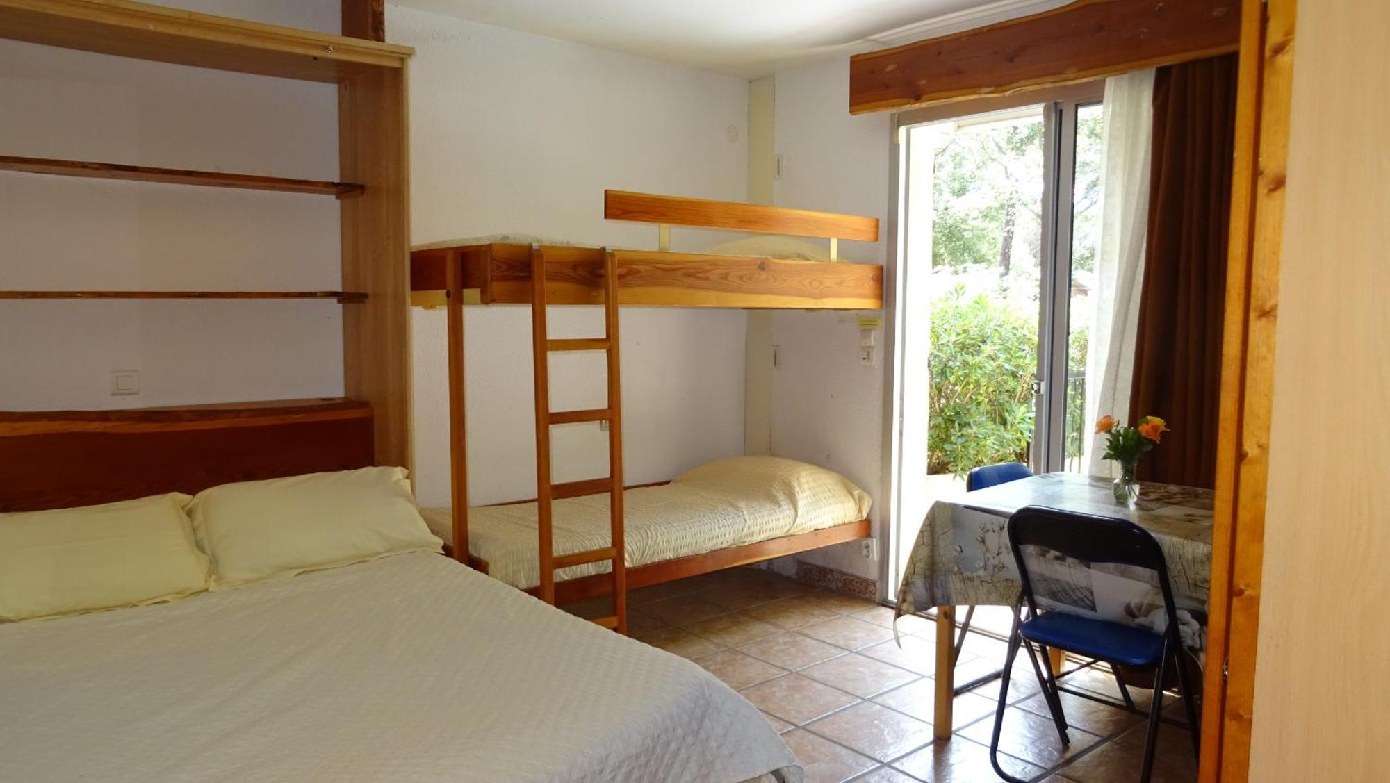 Location Villa Et Studios Roquebrune-sur Argens Exteriör bild