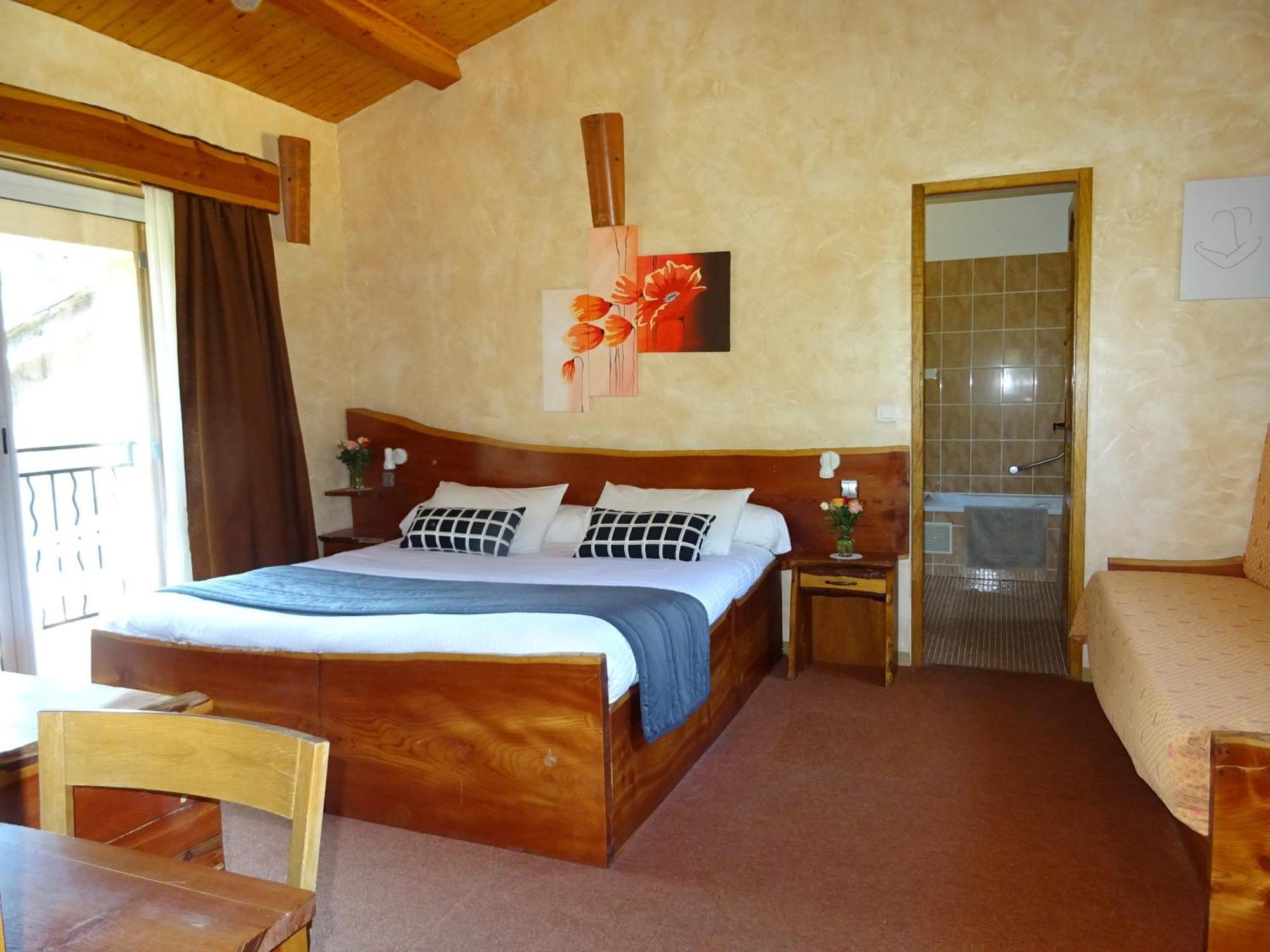 Location Villa Et Studios Roquebrune-sur Argens Exteriör bild